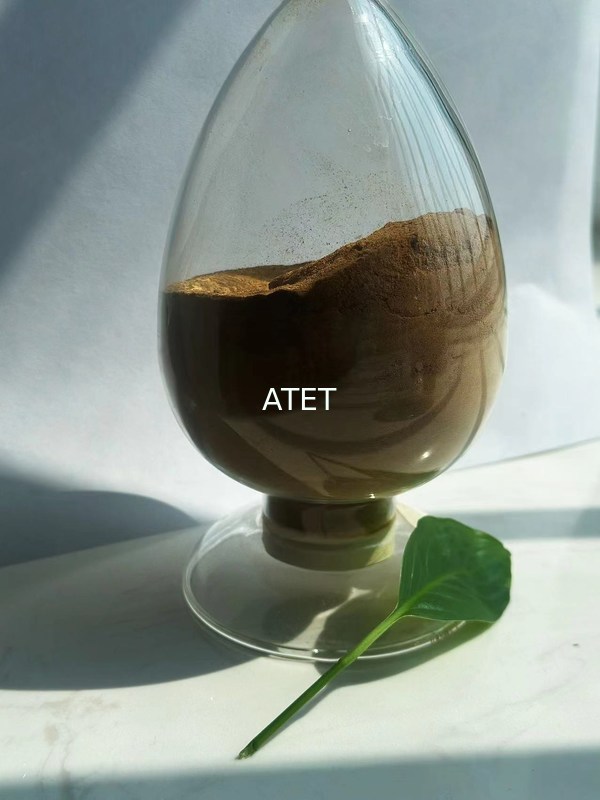 Водорастворимый лигносульфонат с содержанием влаги не более 5% и значением pH 4-6